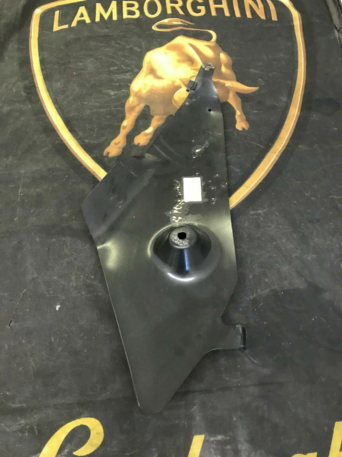 LAMBORGHINI MURCIELAGO LP640 LEFT AIR CONVEYOR PLASTIC COVER OEM 410807515B 