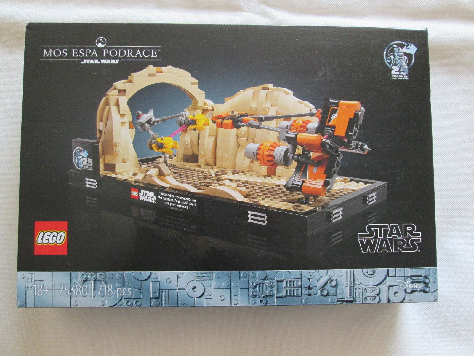 LEGO® Star Wars™ 75380 Podrennen in Mos Espa – Diorama - Bild 12