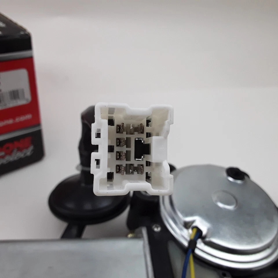 Motor ventana eléctrica delantera izquierda Cardone 82-1382 compatible con Nissan Máxima (2004-2008) Foto 4 de 4