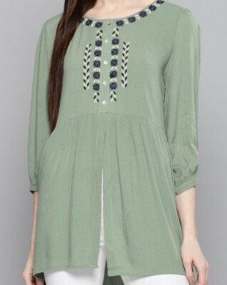 Women Green Self Design Longline Pure Cotton Top, S, New