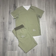 Figs Women Scrubs Set M Desert Sage Reversible Short Sleeve Pocket Nurse PO!4716