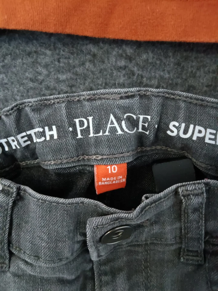 Pack de 2 camisetas + jeans multicolor de marca surtida para niños talla 10 Foto 4 de 4