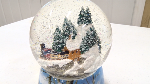 Train / Musical Snow Globe / Tested / Working / FedEx Free Shipping / MR59783_a - Video 1 of 1