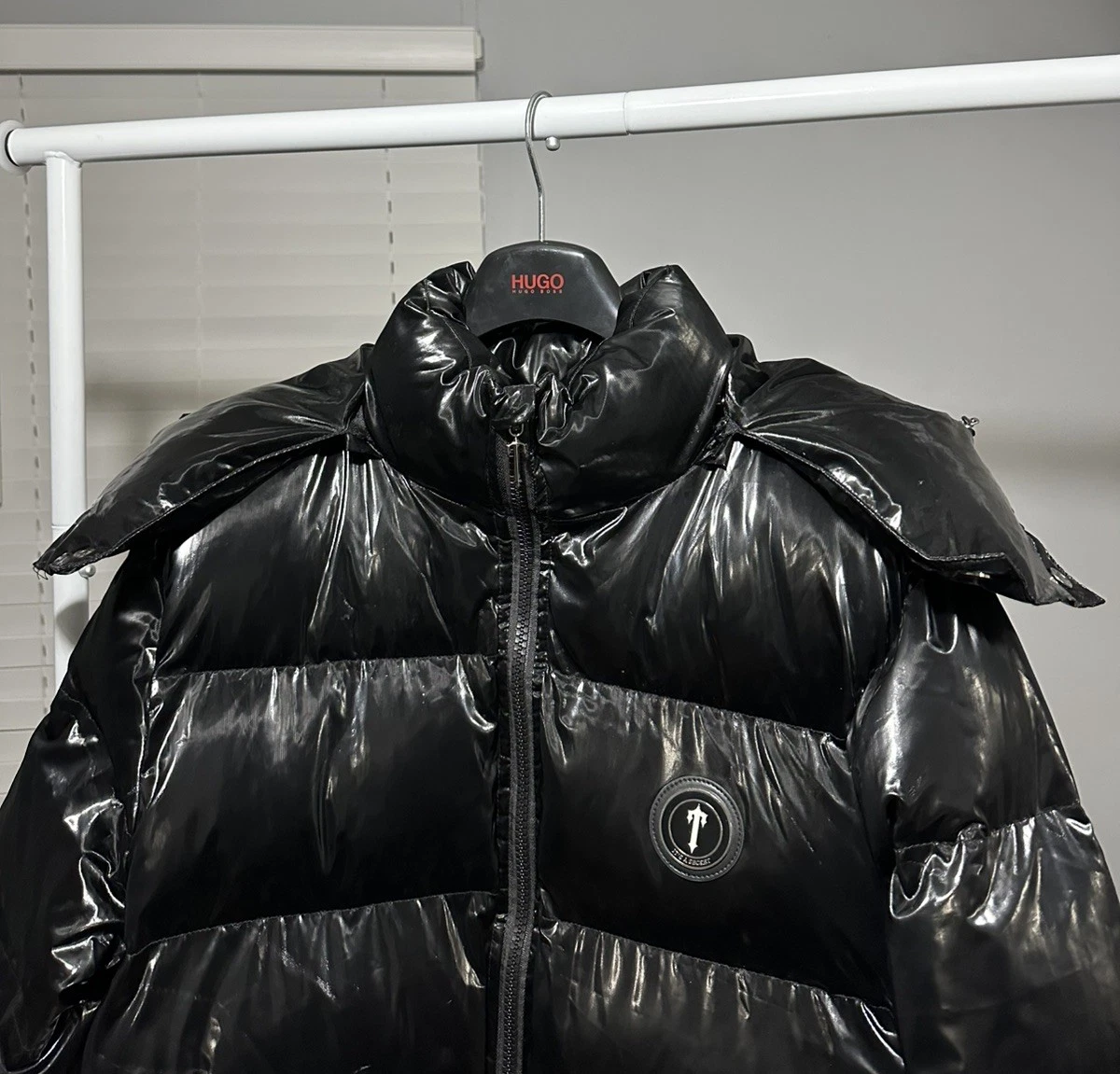TRAPSTAR Puffer Jacket BNWT Detachable Hood Gloss Black Size M
Opens in a new window or tab