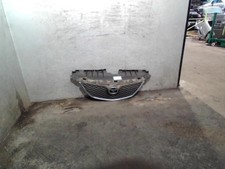Calandre Mazda MPV