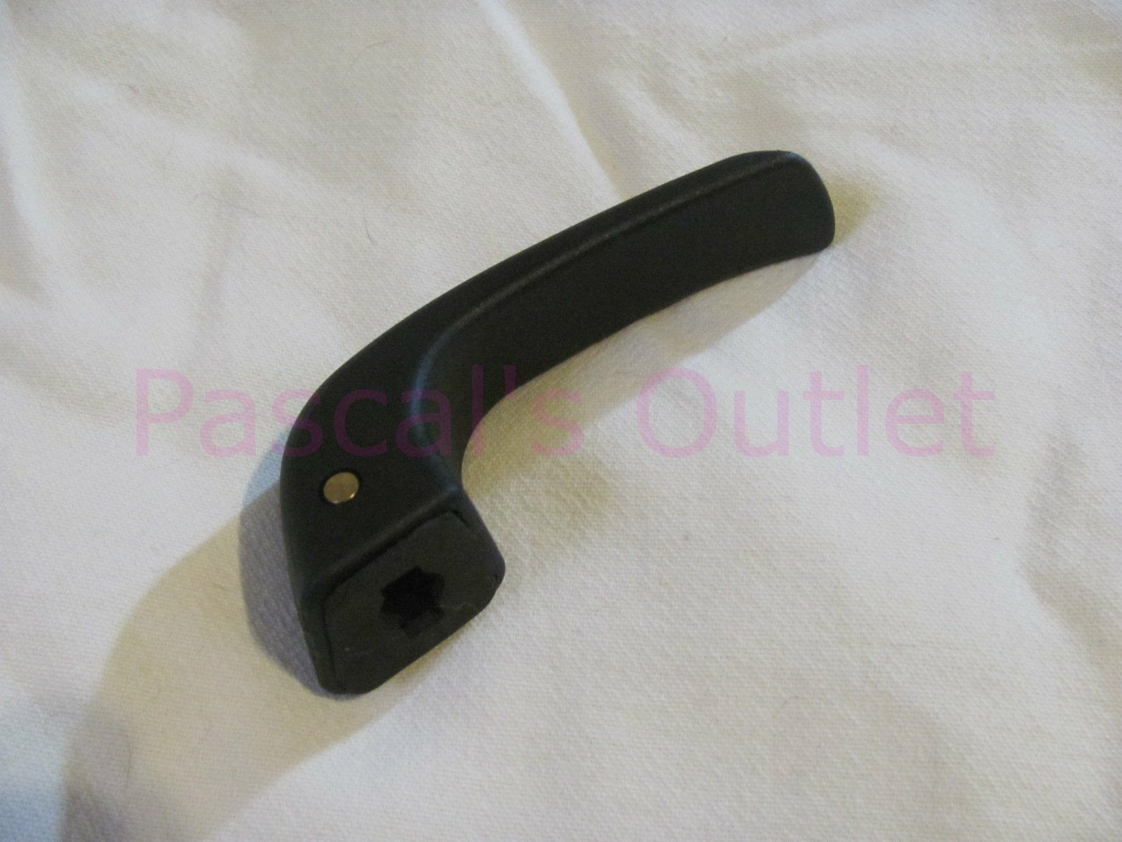 Genuine GM OEM-Interior Door Handle Left 15936892 (Interchange 