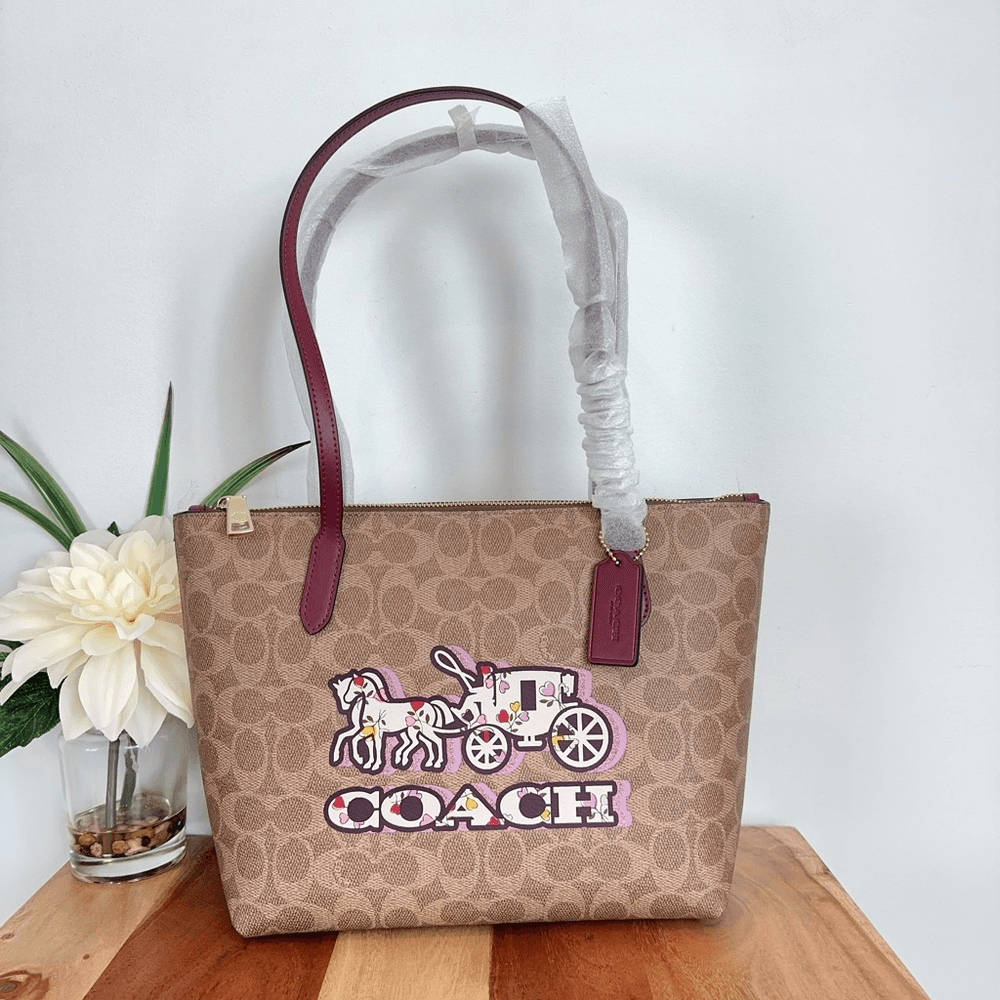 NWT Coach Fiona Zip Tote Bag In Signature Canvas With Horse And