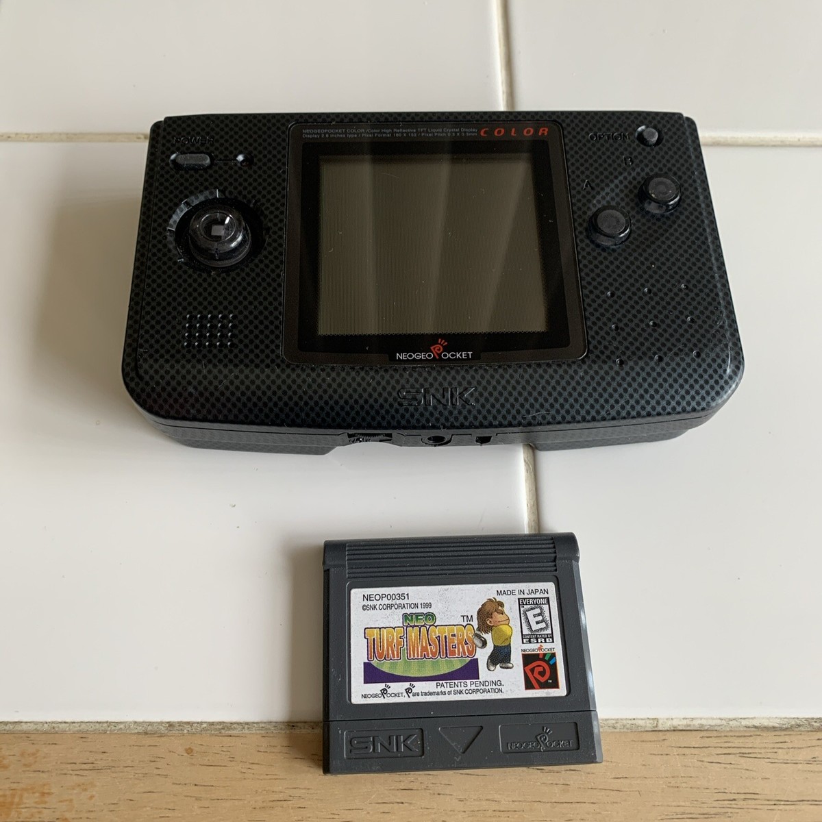 NEOGEO - ネオジオポケットカラー カーボンブラック 本体 SNK NEOGEO 黒 81bresH9ubL._UF350,350_QL50_.jpg