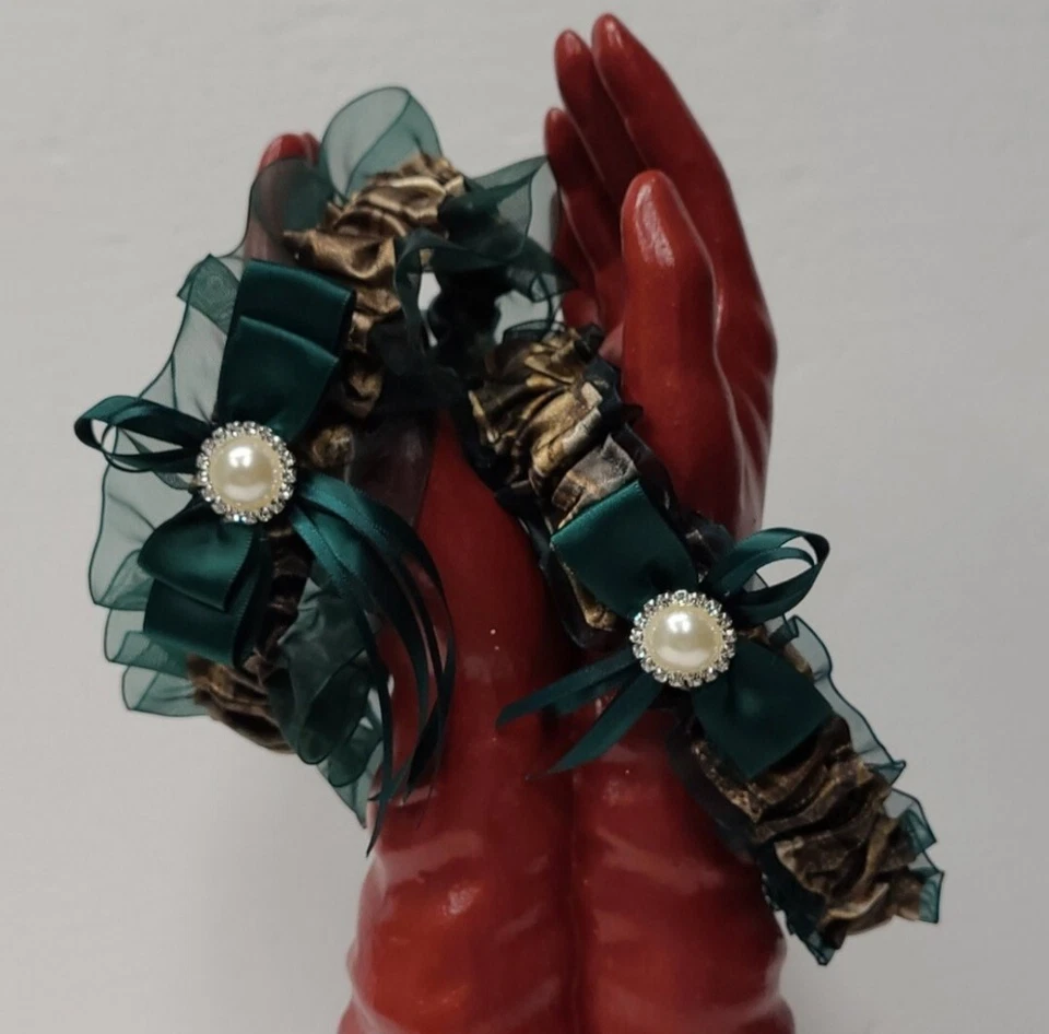 Juego de liga de boda camuflada con borde verde hecha a mano Foto 3 de 4