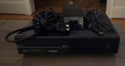 Xbox One Model 1540 500GB Black With Carrying Case USED