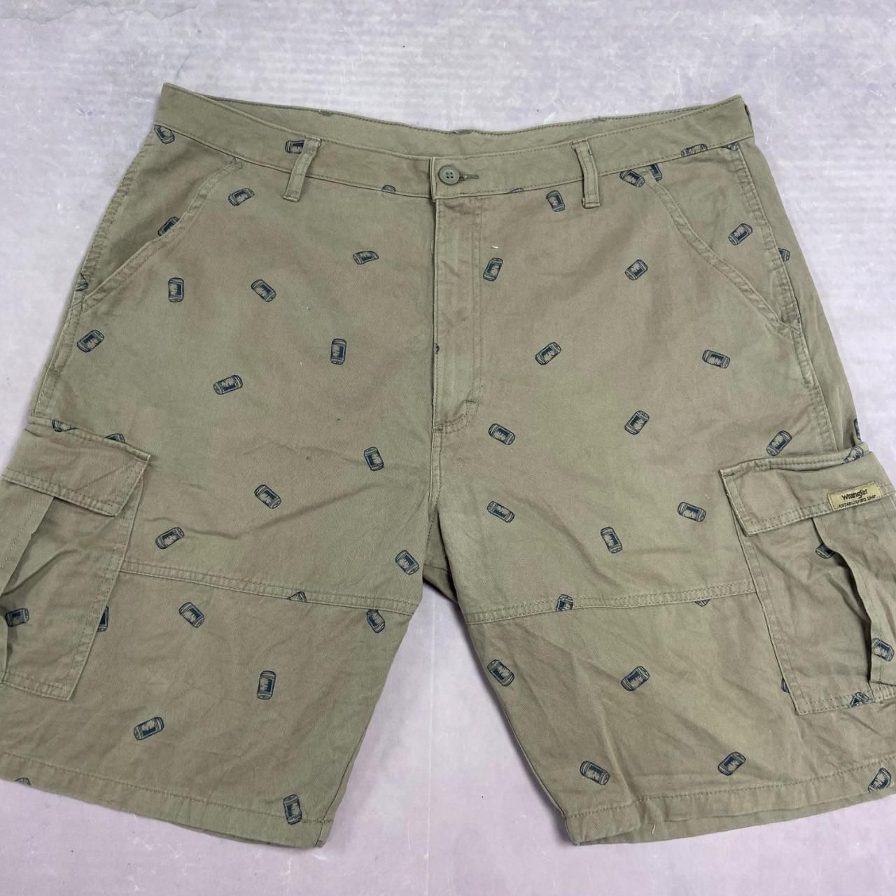 Wrangler Shorts All Over Can Patterned Cargo Shorts Men's 40 thumbnail 2