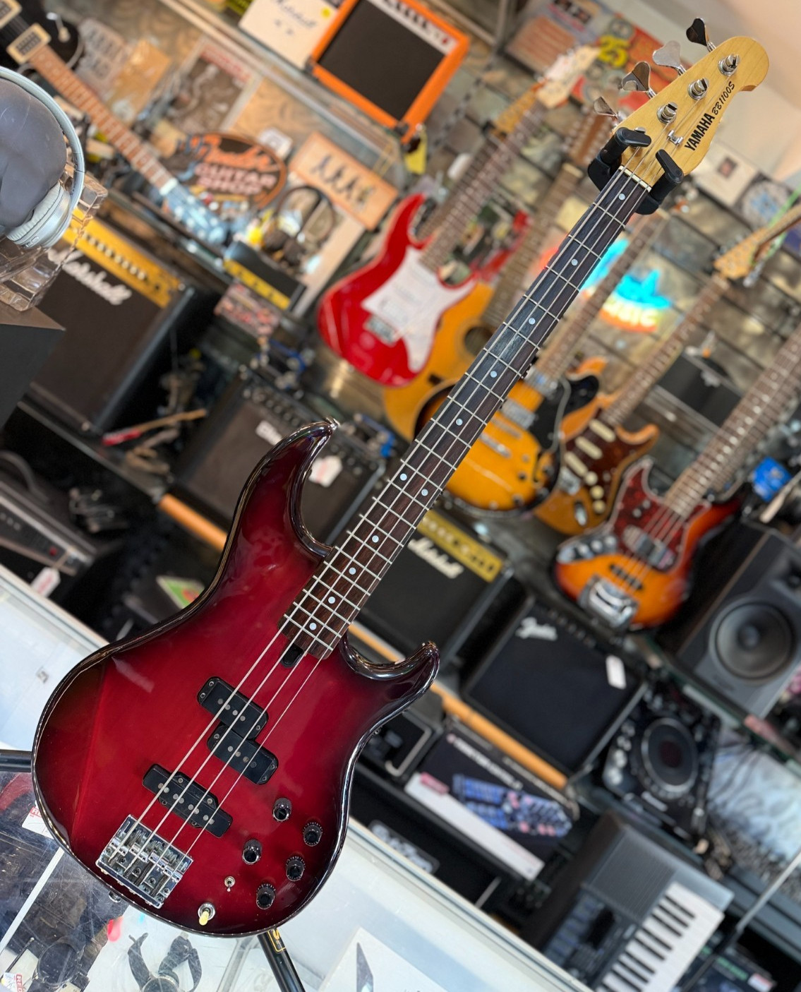 Vintage 1983 Yamaha BB1100S Deep Red Burst Bass Guitar with Hard Case RH