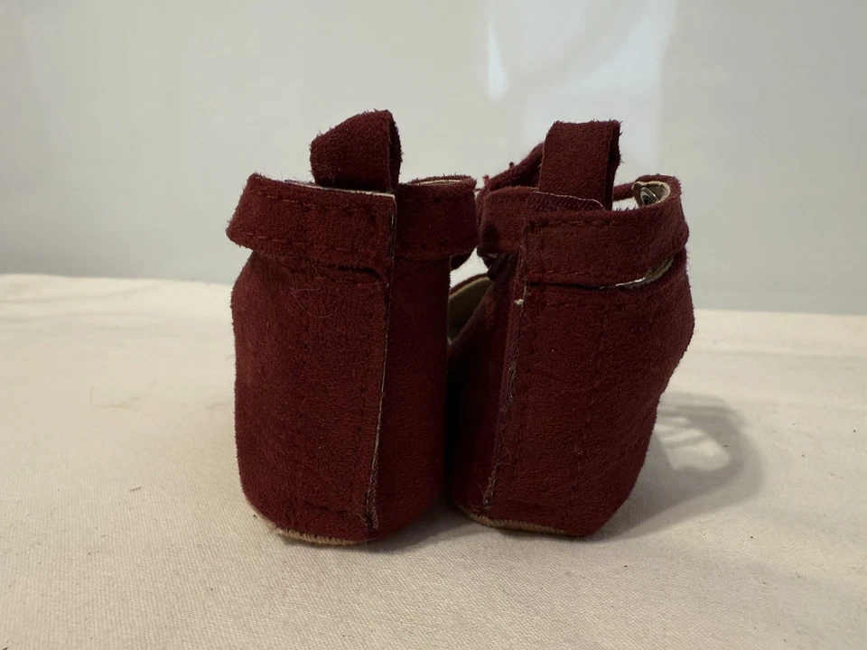 Old Navy baby Lace-Up Ballet Flats 3-6 month Burgundy hook and loop back closure - Image 4 of 4