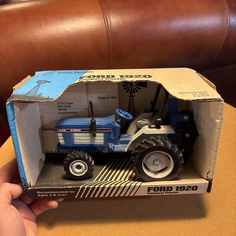 1/16 Ford 1920 Compact Tractor W/2-Bottom Plow W/Box! 1988 Farm Farming USA