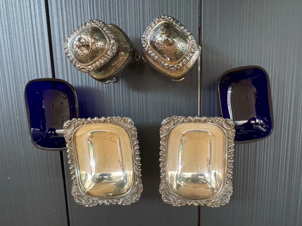 Антикварные наборы тарелок из соли и перца Birks Regency — вкладыши из кобальтового стекла — набор из 2 - Изображение 3 из 4