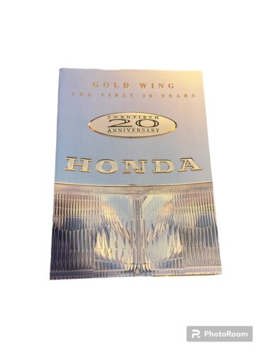 Motorcycle Honda Gold Wing MINT The First 20 Years Book Hardback 1994 - Afbeelding 1 van 6