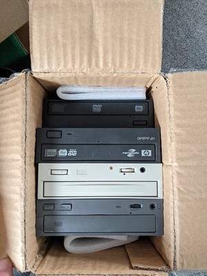 Lot of 4 CD/DVD Rom Drives