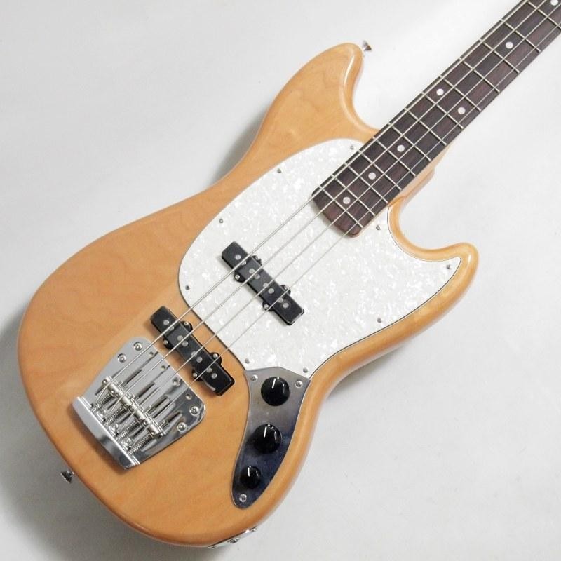 Fender Chili Beans. Maika Mustang Bass Aged Natural with gig bag