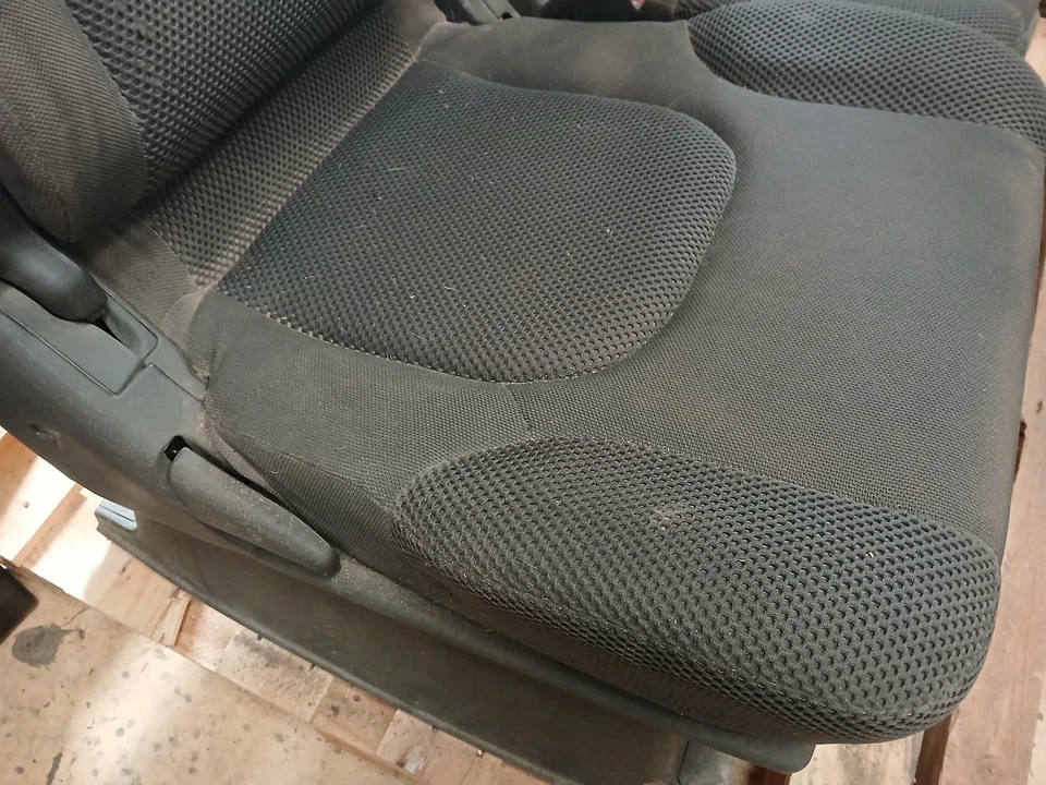 Siège avant droit Nissan Navara D40 / Pathfinder - Photo 2/4