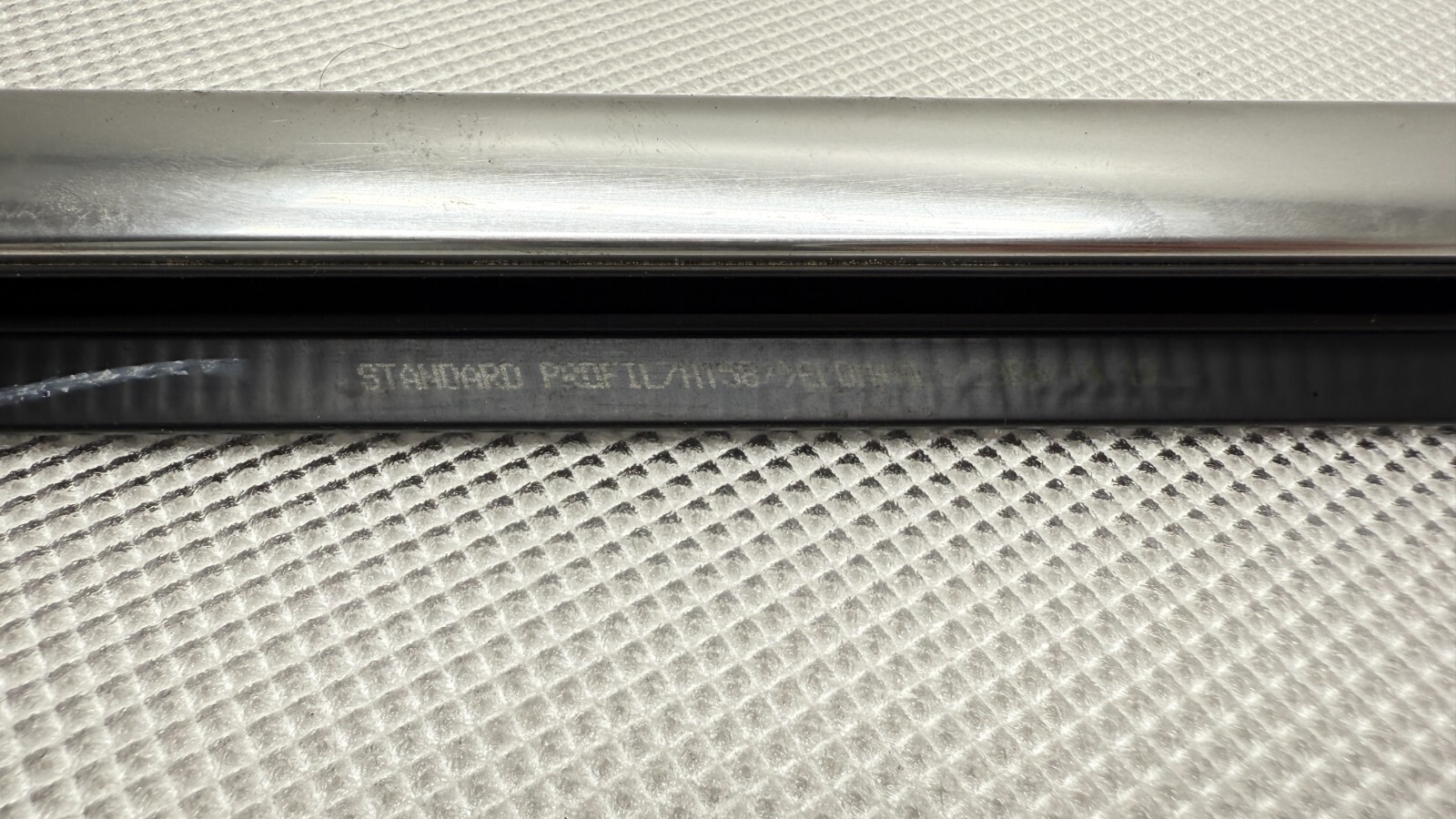 2017-2020 MASERATI LEVANTE REAR LEFT SIDE DOOR WINDOW BELT MOLDING 670137151 OEM
