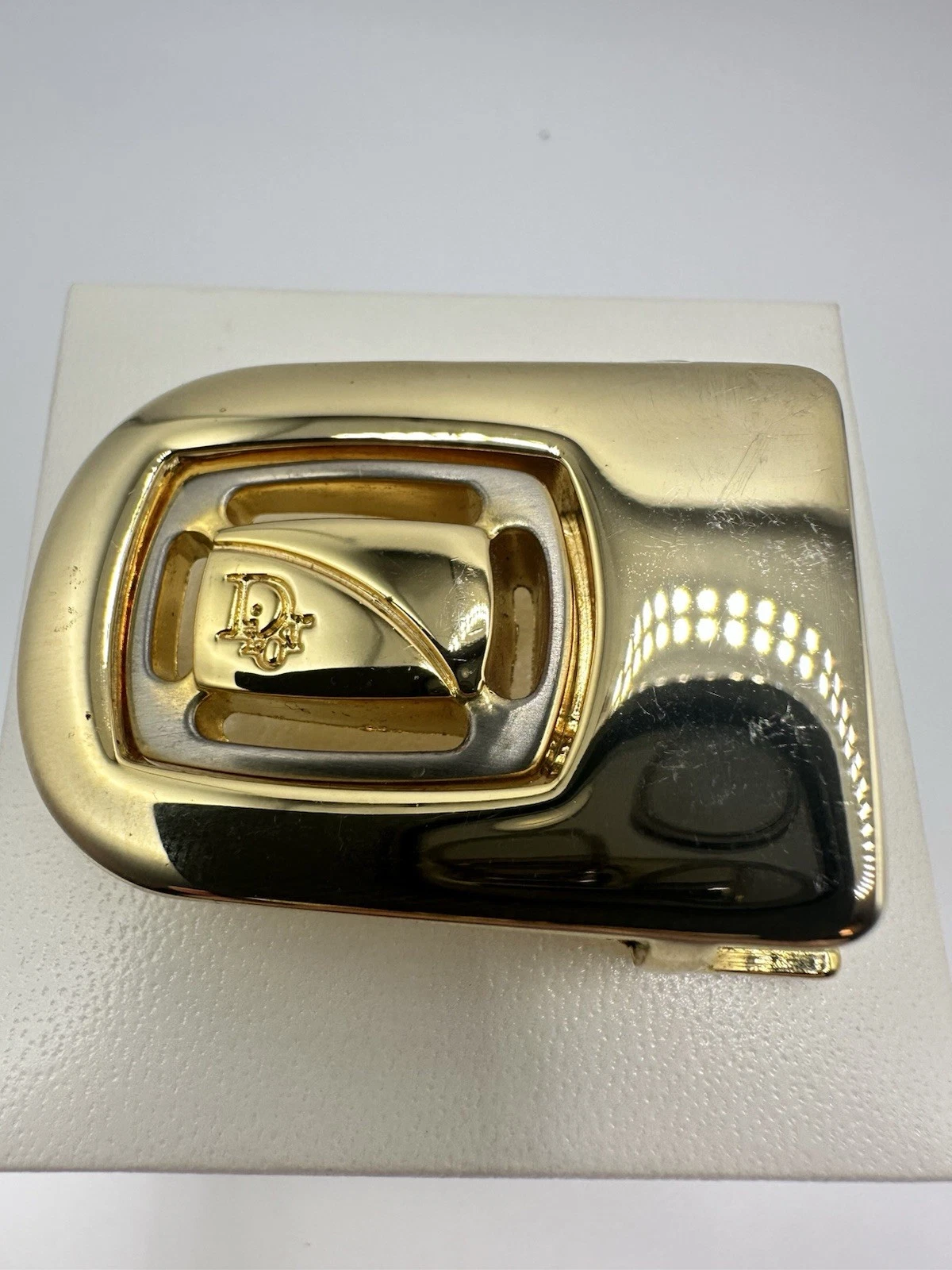 Boucle de ceinture vintage Christian Dior deux tons or signée vente immobilière griffe lire