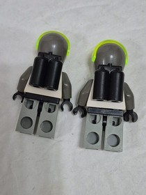 Lego Vintage Space Exploriens 6899-Nebula Outpost. Not Complete w/2 Figures 1996