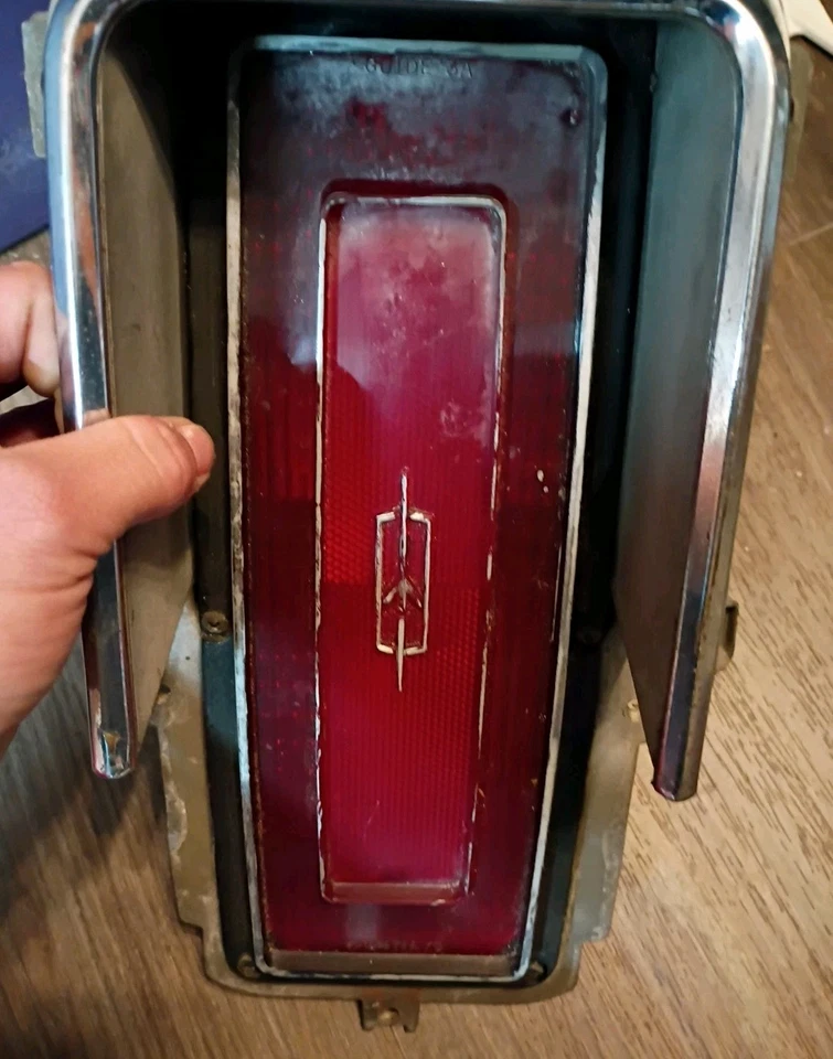 Oldsmobile Cutlass 1973 luces traseras Hurst Olds lámpara 442 bisel y lente Hurst Olds  Foto 4 de 4