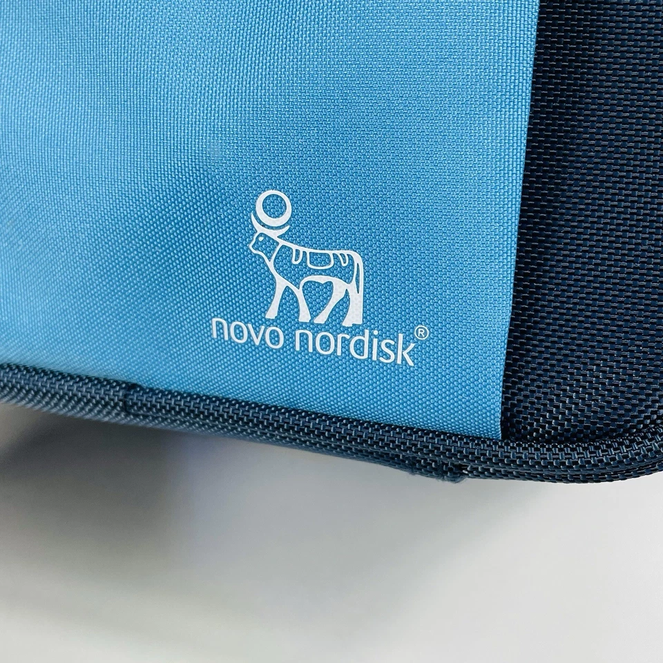 Mini refrigerador azul aislado Novo Nordisk Cool Bag con correa bolsa de almuerzo caja Foto 2 de 4