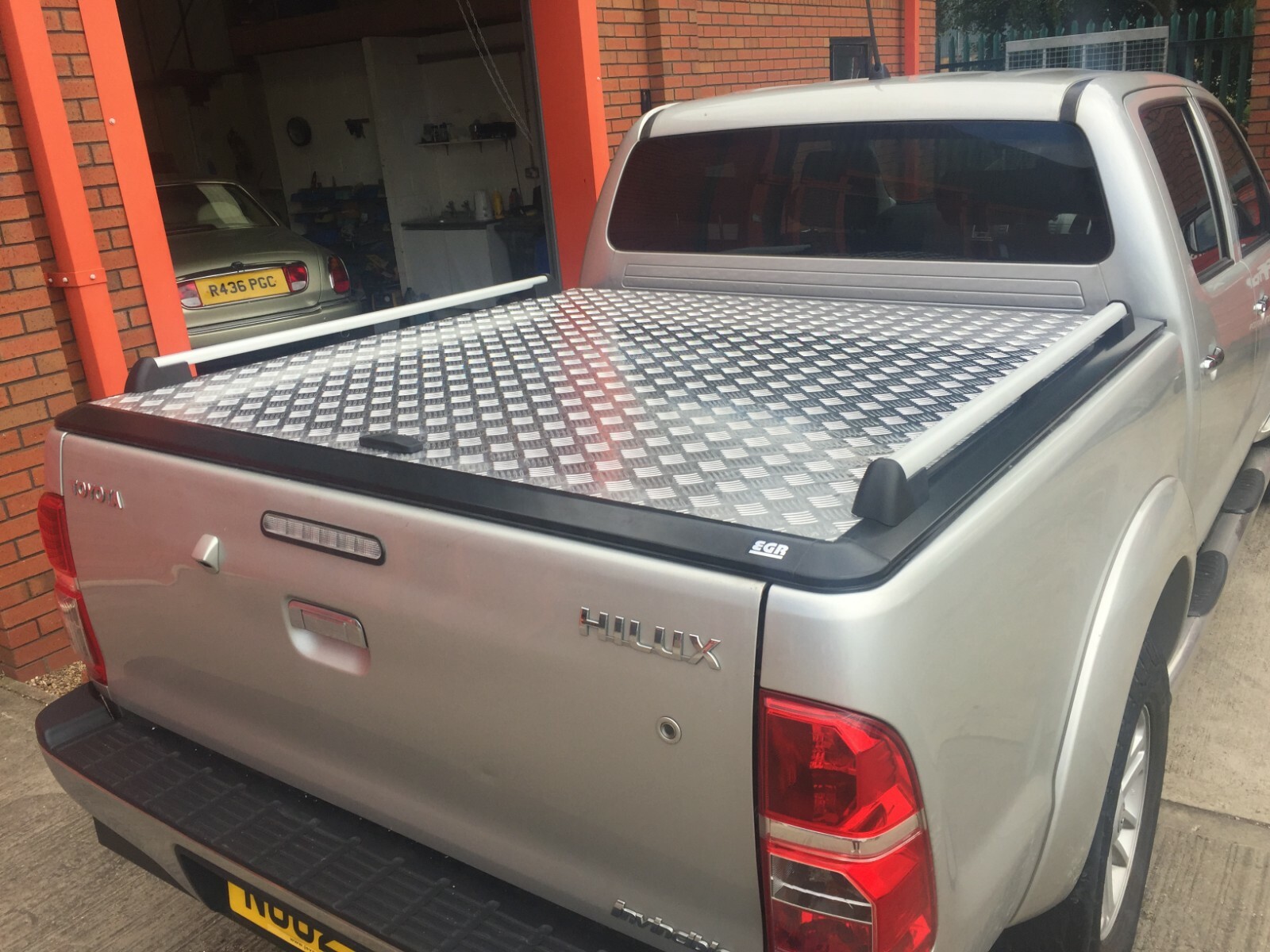 Egr Aluminium Tonneau Cover Fits Toyota Hilux Mk678 2005 2015 Dc For Sale Online Ebay