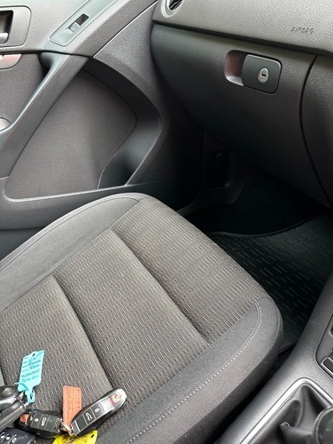 VW TIGUAN2.0 TDI BLUEMOTION TECH SE 5DR 2WD - Picture 11 of 20