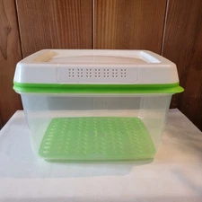 Rubbermaid - FreshWorks Produce Saver Fresh Vent Large 17.3 Cups 4.1 L