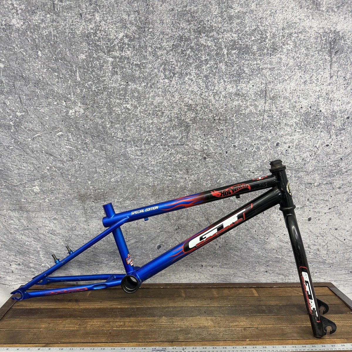 Mon BMXフレーム Vintage GT Hot Wheels Special BMX Frame 20in Chromoly Blue Wear