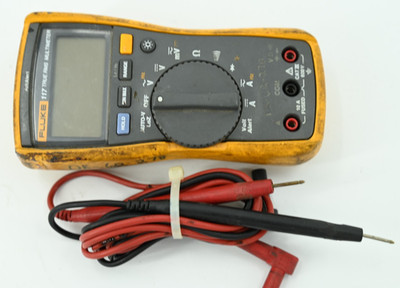 FLUKE 117 High Performance True RMS Multimeter With Integrated Voltage Detection