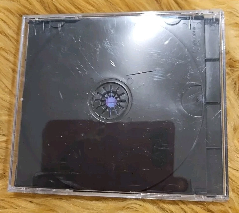 3 Glee Musical CD: Vol 5, The Wardrobe & The Power Of Madonna Foto 3 de 4