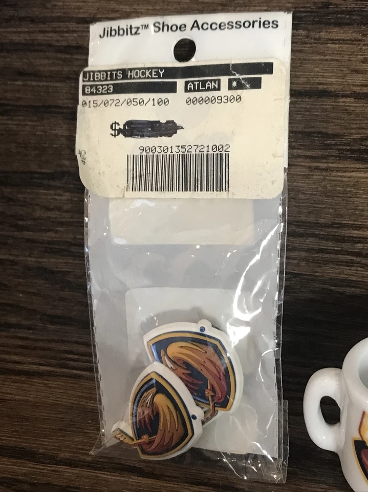 1 pack of 2 NHL jibbitz Atlanta thrashers (fits crocs) discontinued & Mini Mug - Image 2 of 4