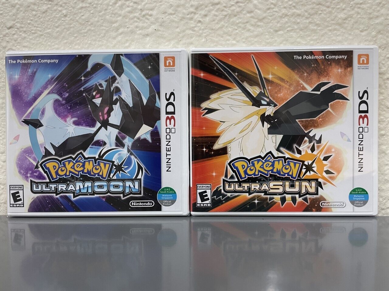 Pokemon Ultra Sun and Pokemon Ultra Moon (3DS) Unboxing !! 