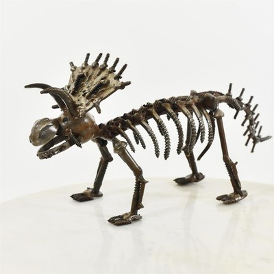 Reliquie Triceratops Altmetall Kunst Skulptur - recycelte Dinosaurier Dekor Ornament