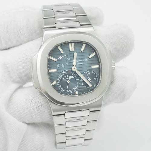 Patek Philippe Nautilus 5712/1A-001 40 mm Blue Dial