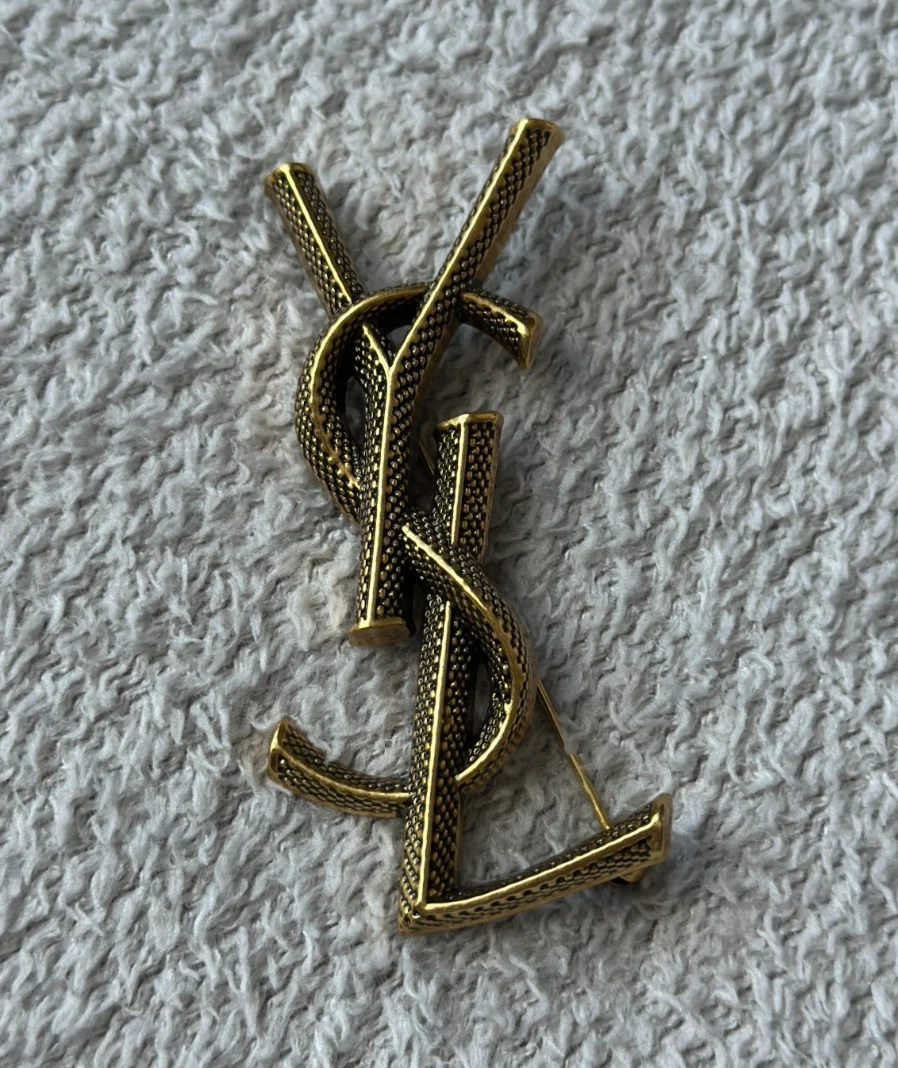 Yves Saint Laurent ヴィンテージブローチ 25+ Ysl Pin for sale | Updated Oct 2026