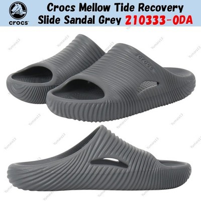 Crocs Mellow Tide Recovery Slide Sandale Grau 210333-0DA Unisex Gr.