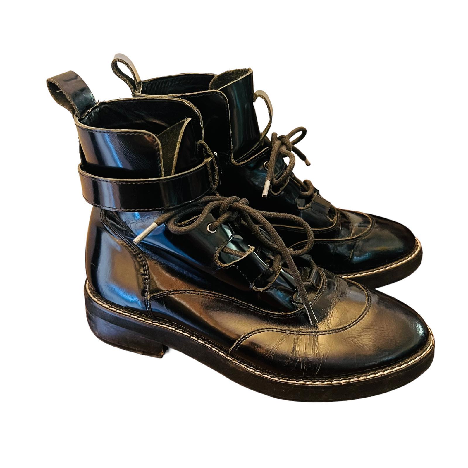 Steve Madden Braxton Moto Bota/Estilo Cordones con Correa de Hebilla Ajustable