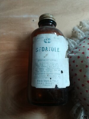 VTG SEDATOLE Codeine Sharp & Dohme Medical medicine bottle MERCK PHILADELPHIA PA