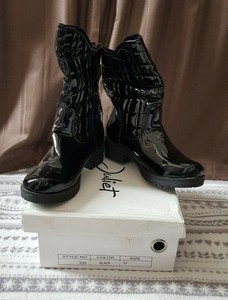 ladies flat boots size 7