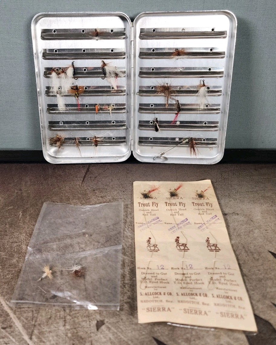 Vintage Perrine Aluminum Fly Box Case #97 With Flies | eBay