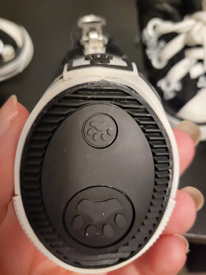  Wang A Tude Shoes For Pet - Image 3 of 4