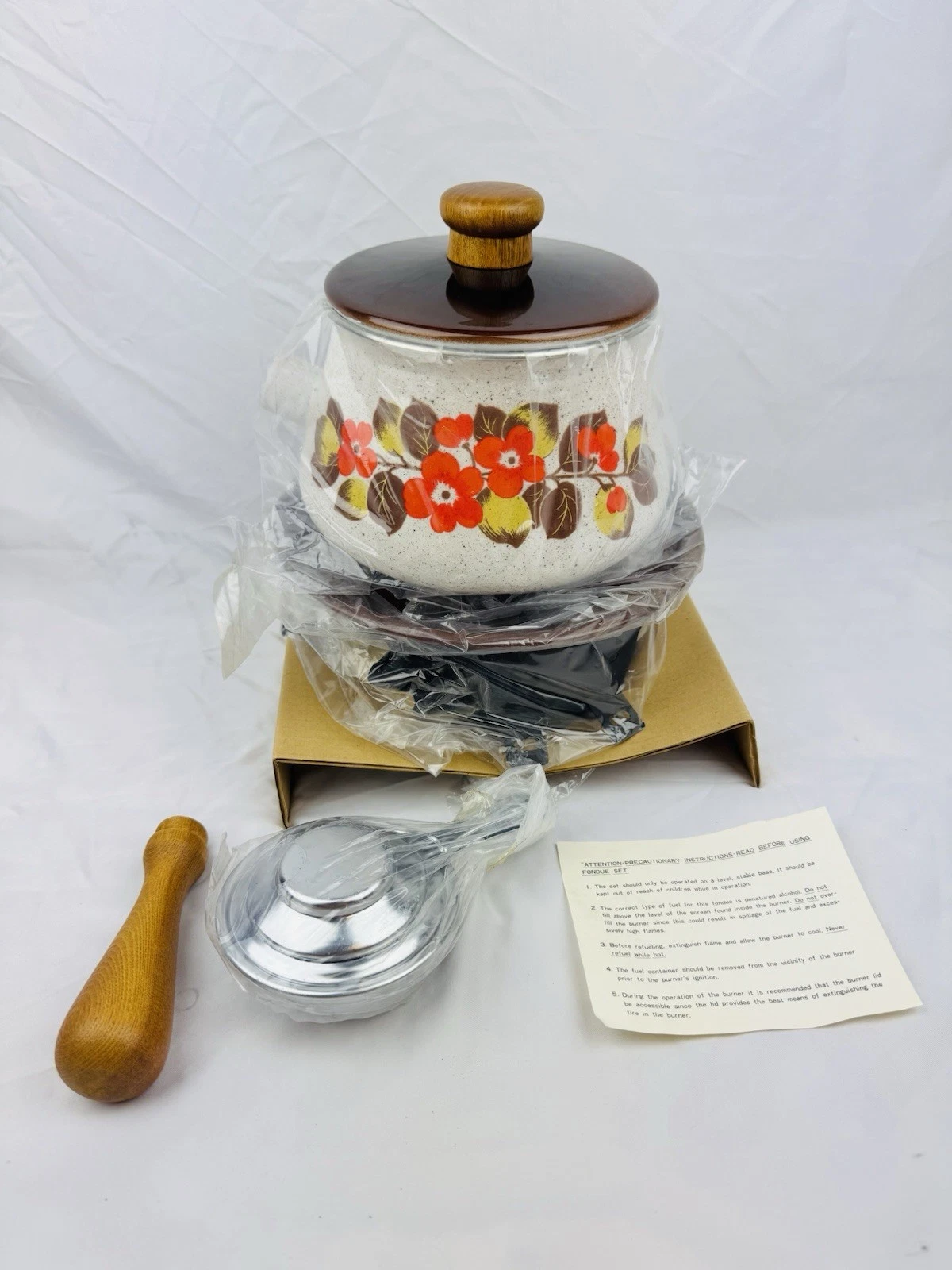 VTG Japanese Floral Enamel Fondue Set - NOS 2qt F-160 Red and Cream 70s NO FORKS
Opens in a new wind