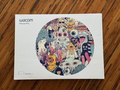 Large Wacom Intuos Pro Graphics Tablet USB with Pen and Accessories