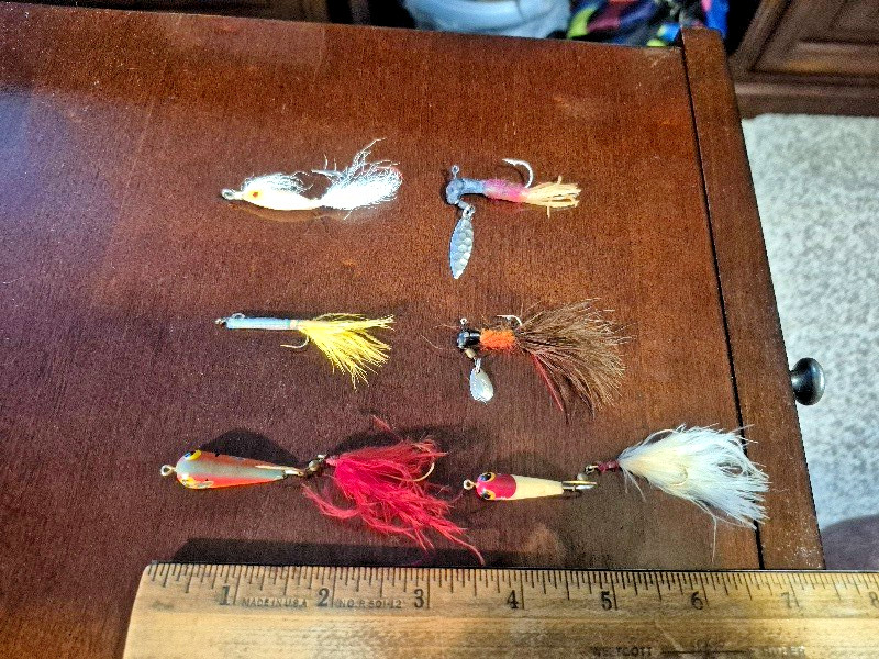 Lot of 6 Assorted Jigs - 2 Roadrunner, 2 With Stinger Hooks, 2 Single Hook