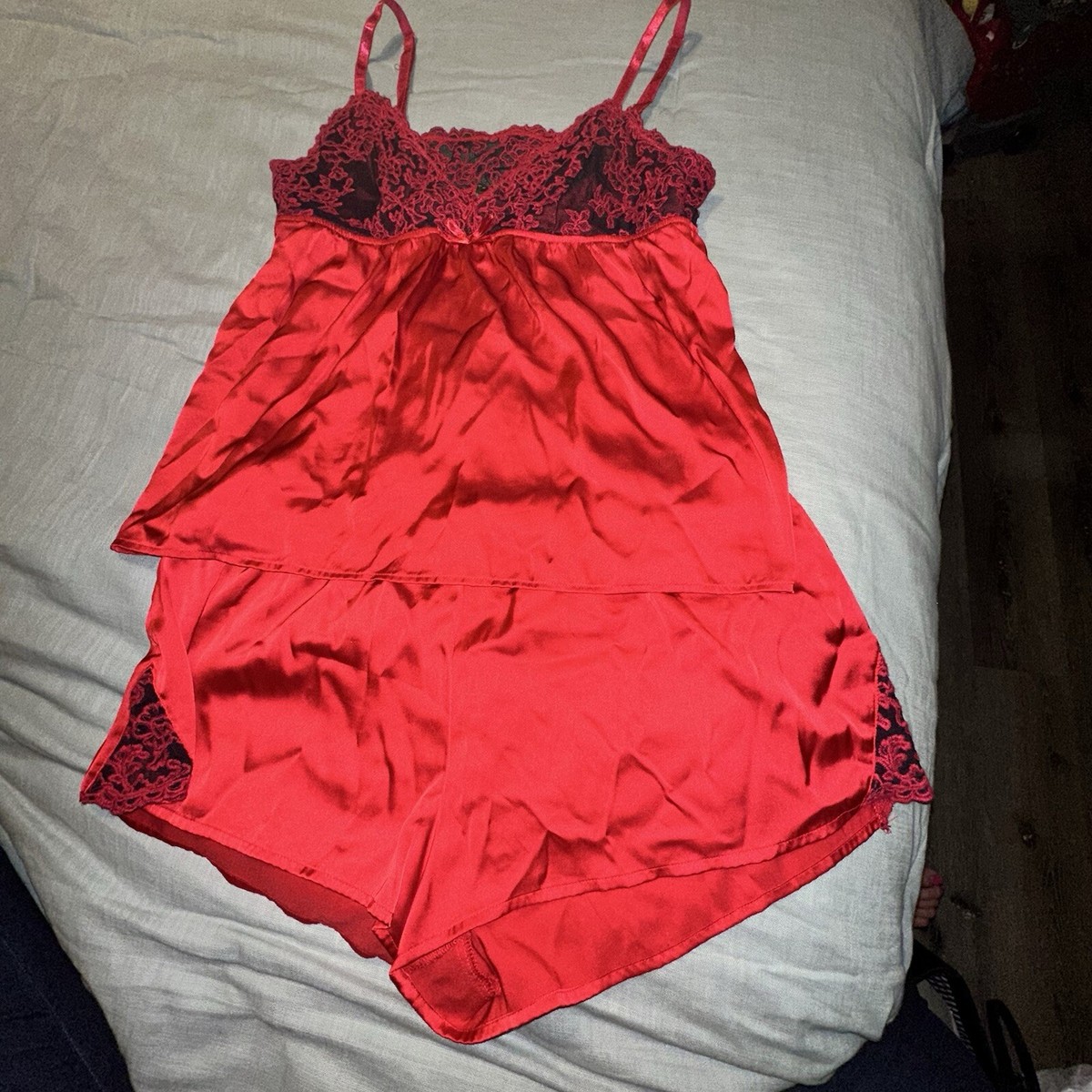 Tahari Sleepwear Red/Black Babydoll Pajama Top And Bottom Medium