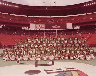 1983 University of Hawaii Rainbow Warriors Football Team Unsigned